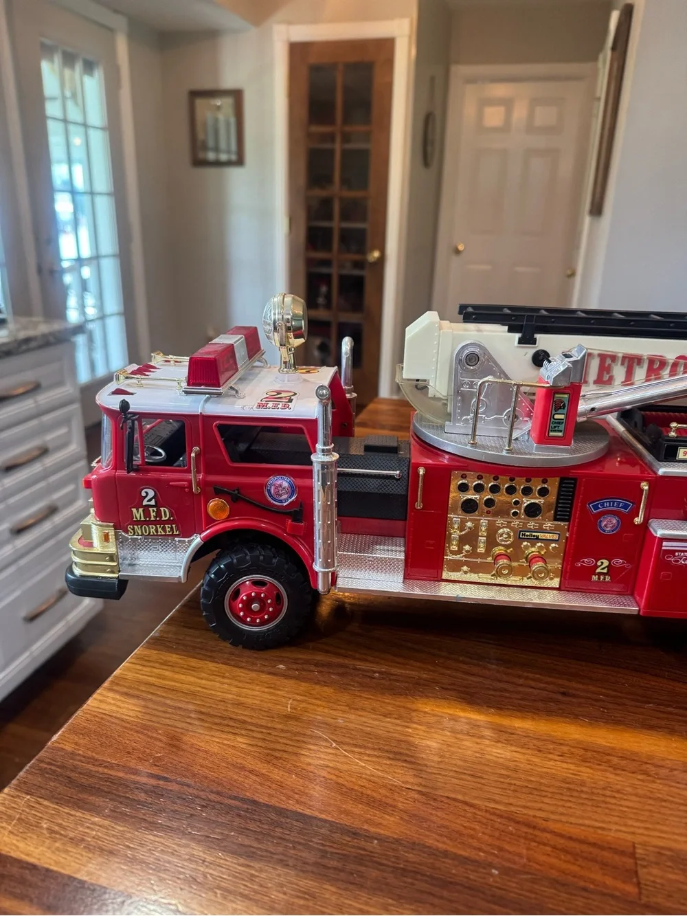 Vtg New Bright Wire Remote Control Metro Fire Truck 1990  Vintage Works 26.6